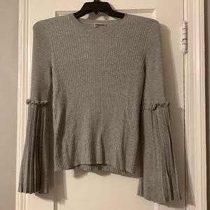 Chelsea28 gray ribbed bell sleeve sweater